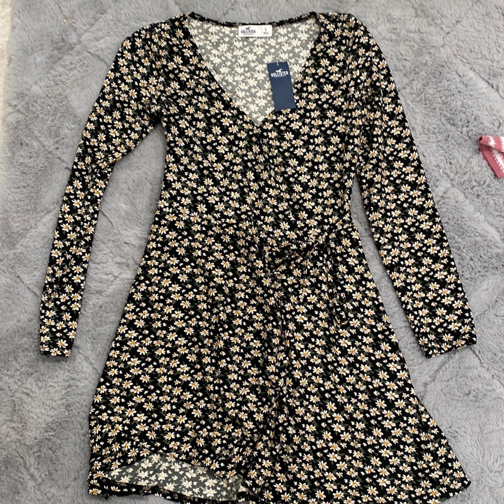 Hollister Daisy wrap dress